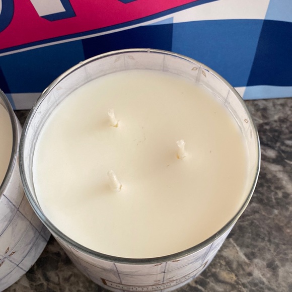 Bath & Body Works 3-Wick candles - Picture 7 of 7